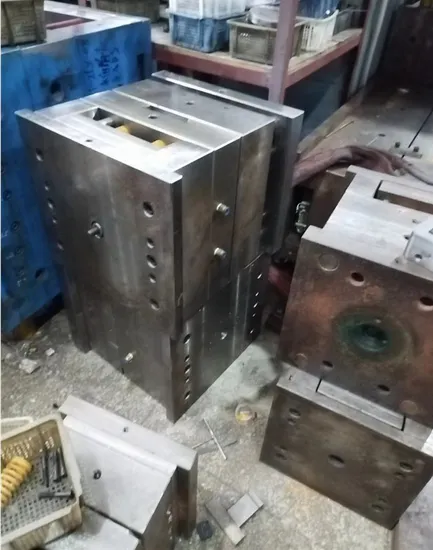 Transparent Plastic Caps & Plastic Injection Molding 